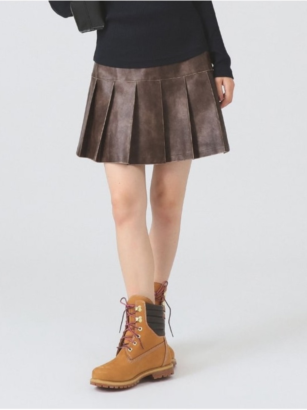 Beams Pleated Faux Leather Mini Skirt in Brown